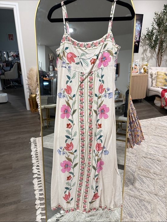 Dresses & Skirts - Women's Cream Floral Maxi Dress